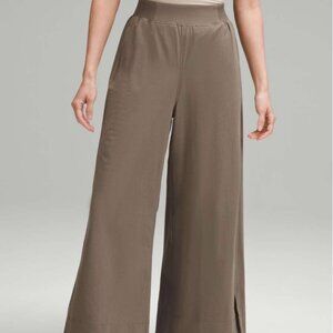 Lululemon Like New Stretch Woven High-Rise Wide-Leg Cropped Pant Nomad Green XS